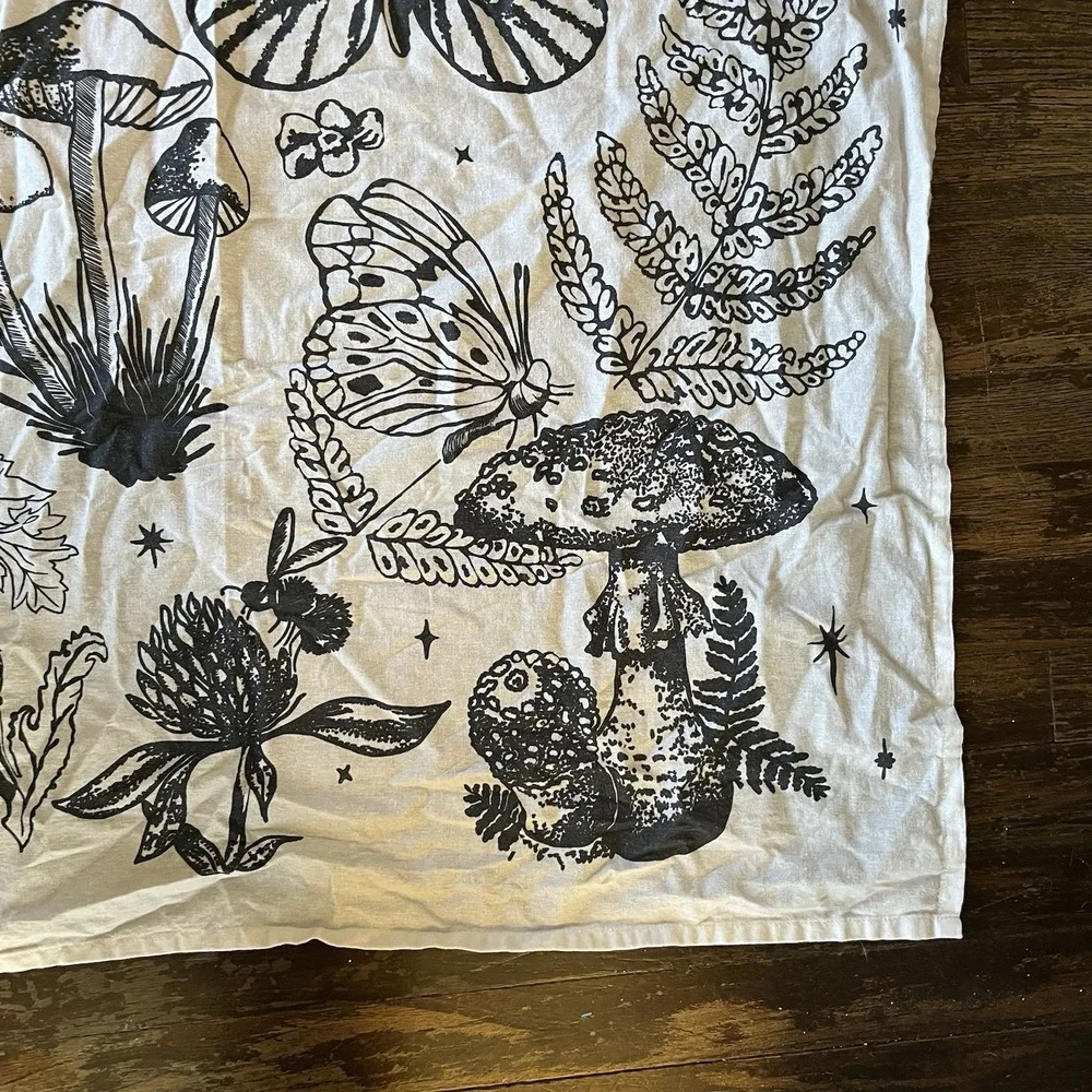 Tapestry Wall Hanging Flowers Mushrooms Butterflies Boho 34x46 White/Black